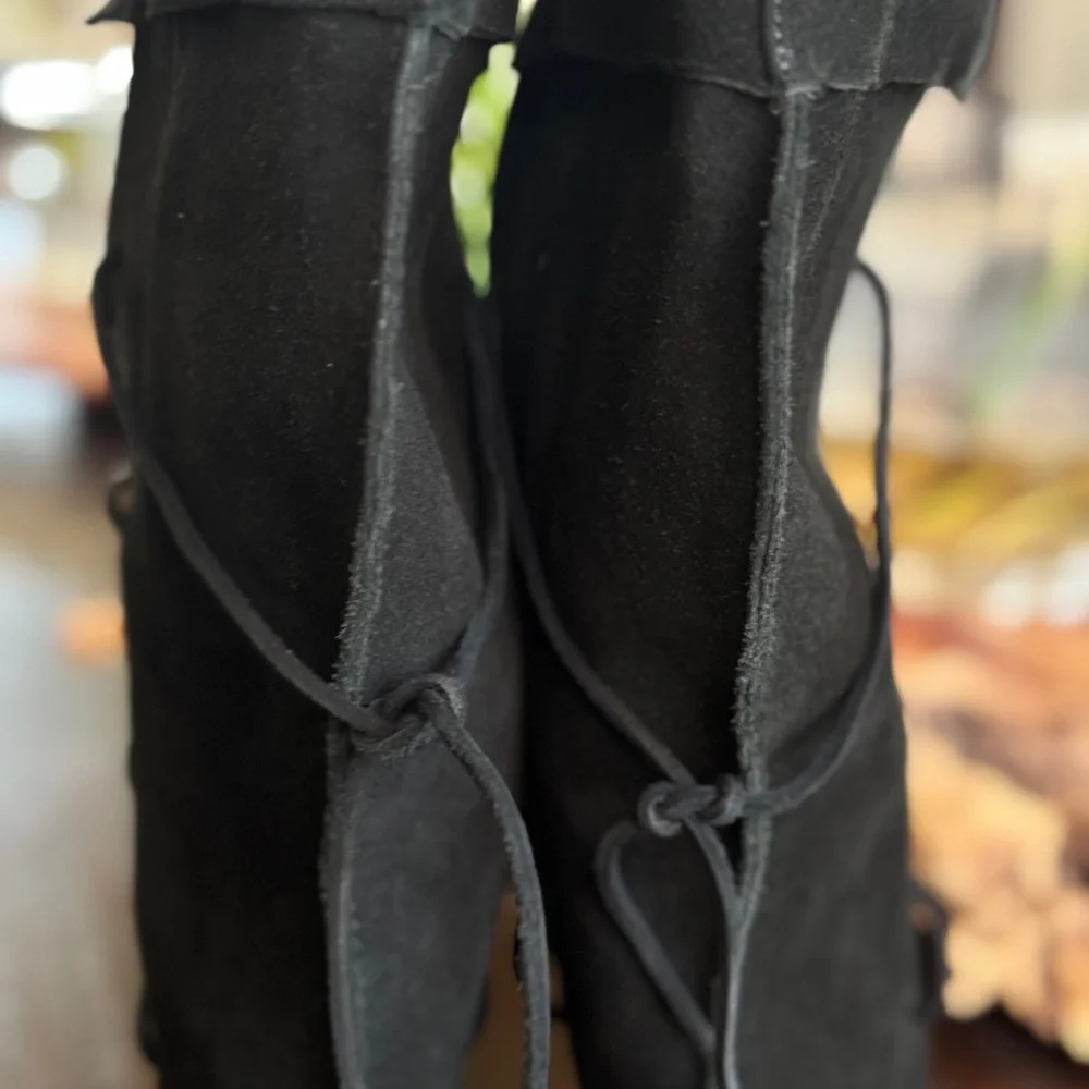 Minnetonka Black Lace-Up Women's Boots - Picture 5 of 5